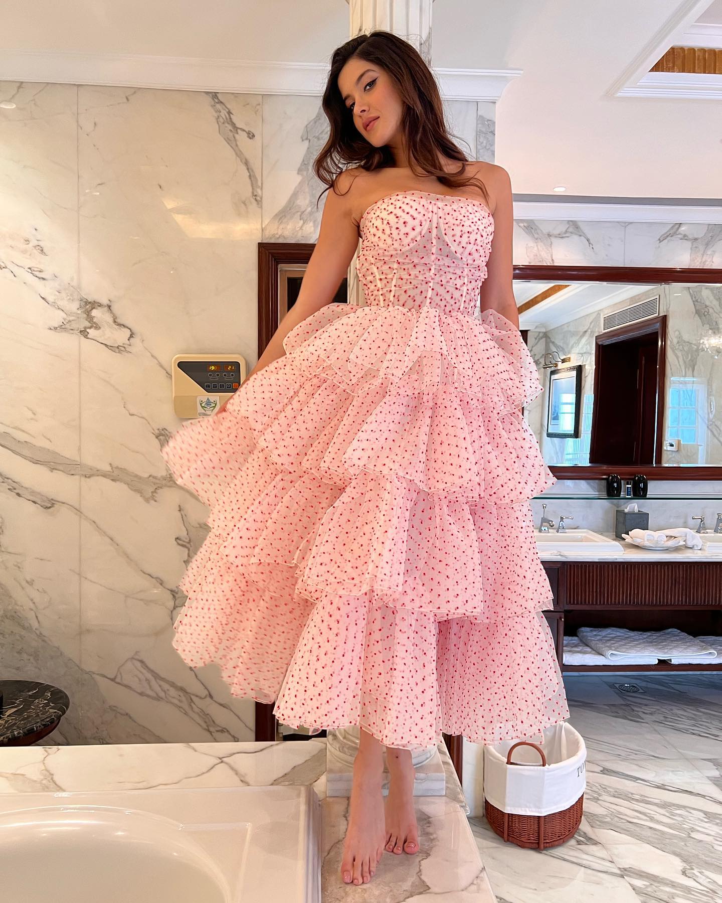 pink dress
